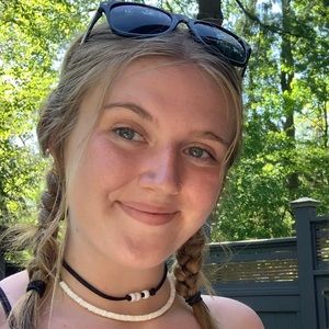 Meet your Posher, Abi